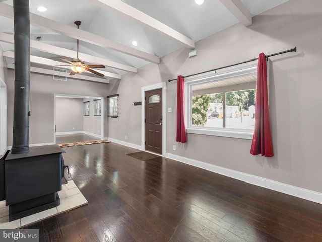 610 LAUREL DR, Pasadena, MD 21122