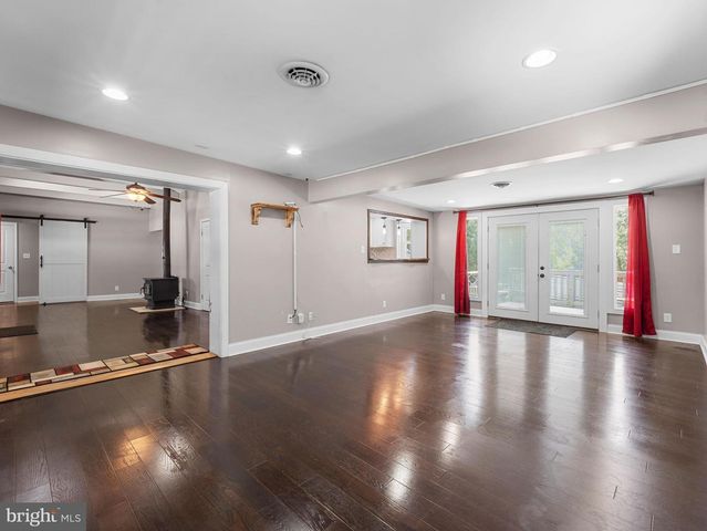 610 LAUREL DR, Pasadena, MD 21122