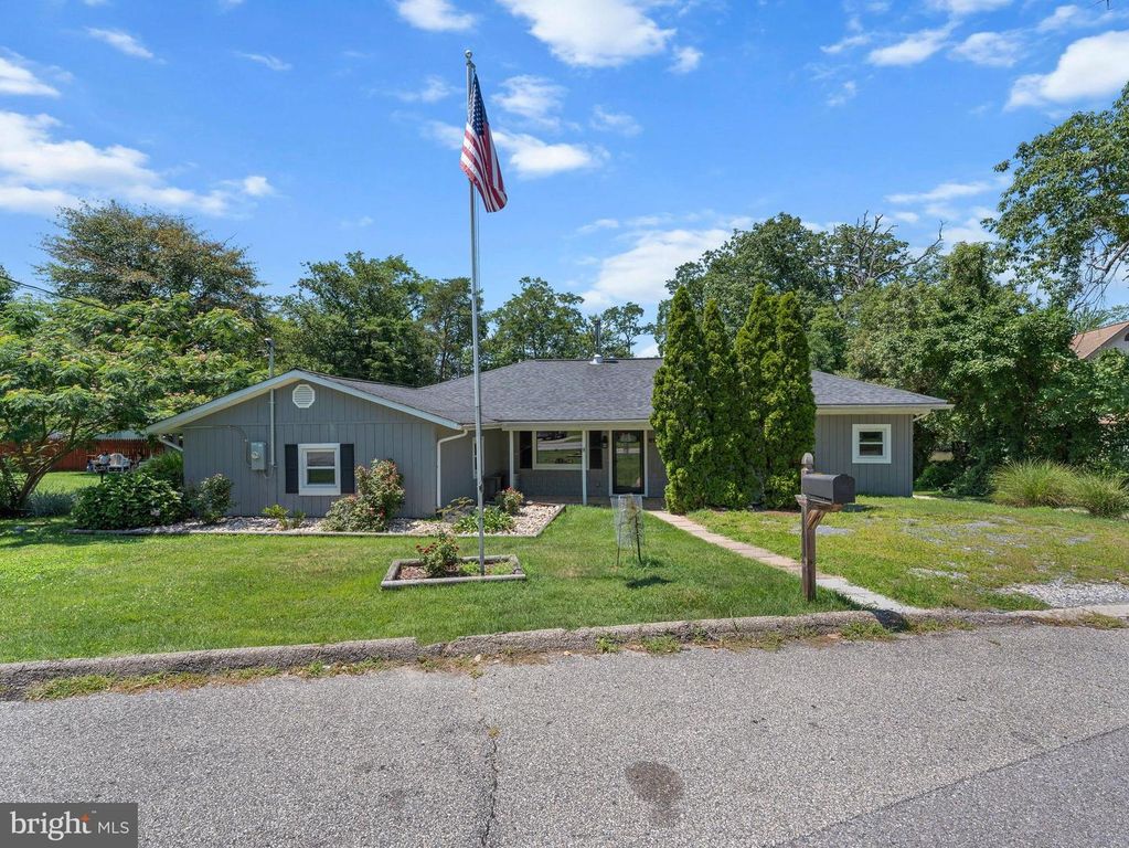 610 LAUREL DR, Pasadena, MD 21122