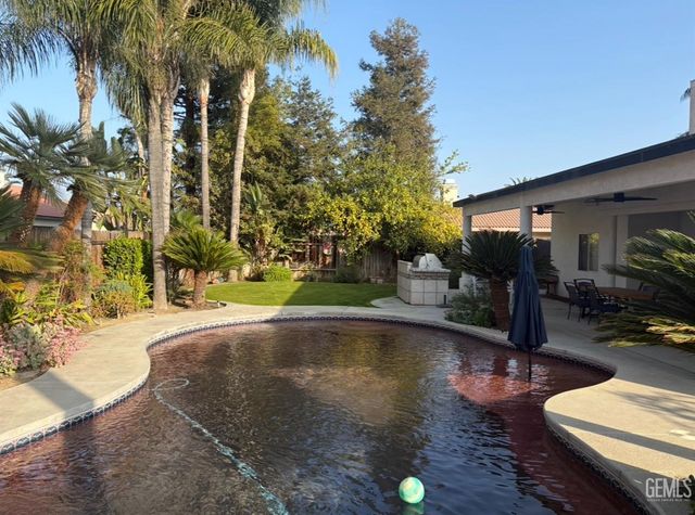 10616 Iron Creek Avenue, Bakersfield, CA 93312