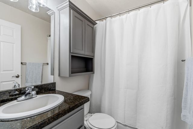 962 Crest Drive, Central Point, OR 97502