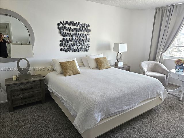 1985 S Ocean Dr 17P, Hallandale Beach, FL 33009