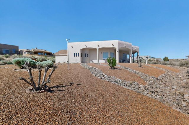 6520 Milpa Alta Road NE, Rio Rancho, NM 87144