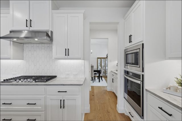 1724 Sir Dustin Lane, Carrollton, TX 75010