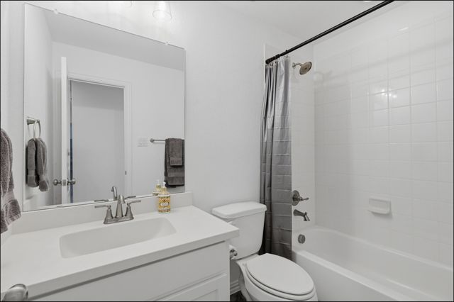 1724 Sir Dustin Lane, Carrollton, TX 75010