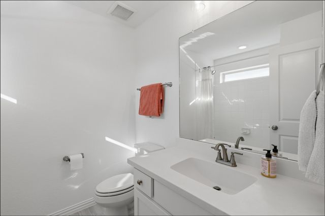 1724 Sir Dustin Lane, Carrollton, TX 75010