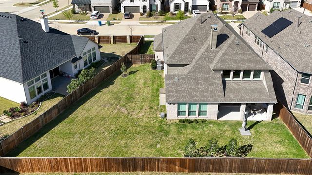 1724 Sir Dustin Lane, Carrollton, TX 75010