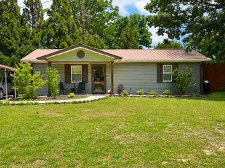 371 Brown Gap Cemetery Road, Trenton, GA 30752