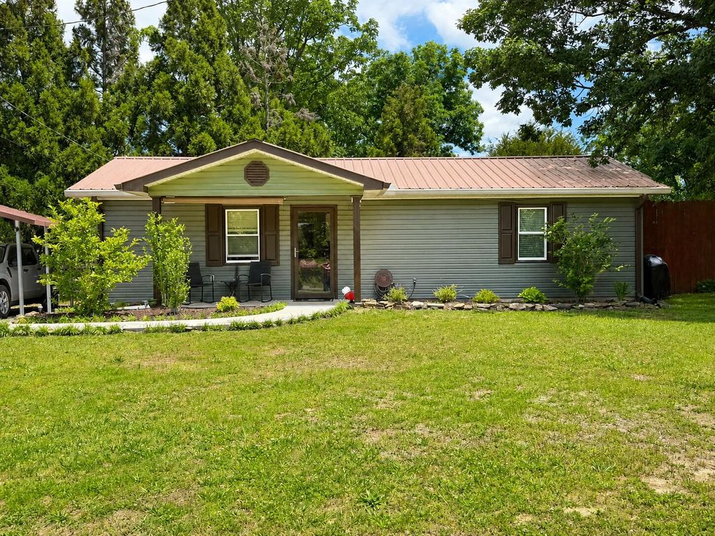 371 Brown Gap Cemetery Road, Trenton, GA 30752