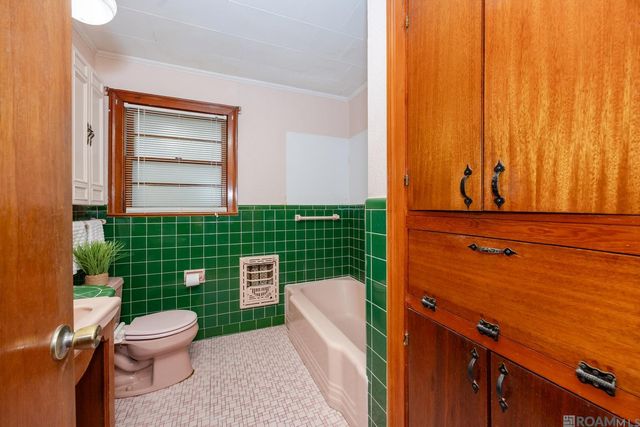 819 Ave F, Port Allen, LA 70767