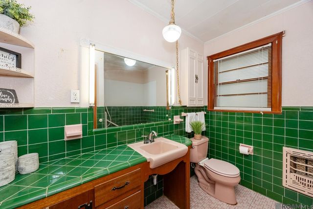 819 Ave F, Port Allen, LA 70767