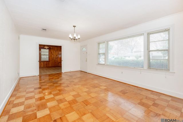 819 Ave F, Port Allen, LA 70767