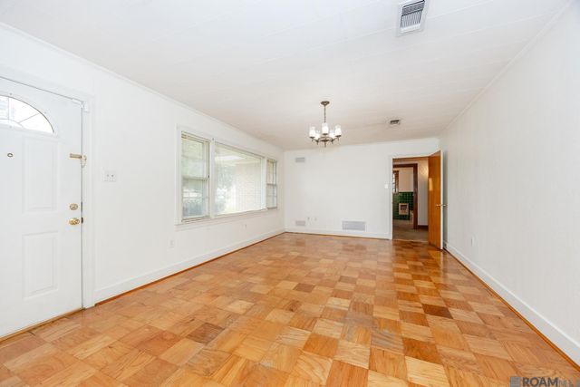 819 Ave F, Port Allen, LA 70767