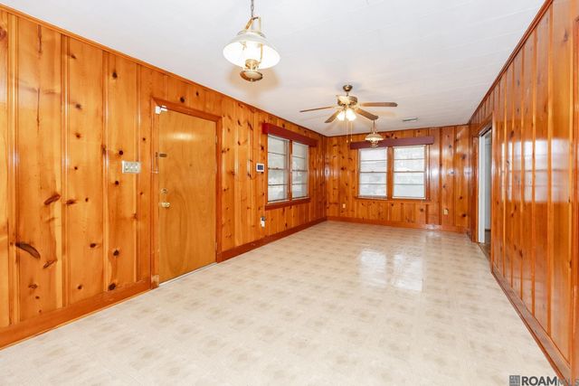 819 Ave F, Port Allen, LA 70767