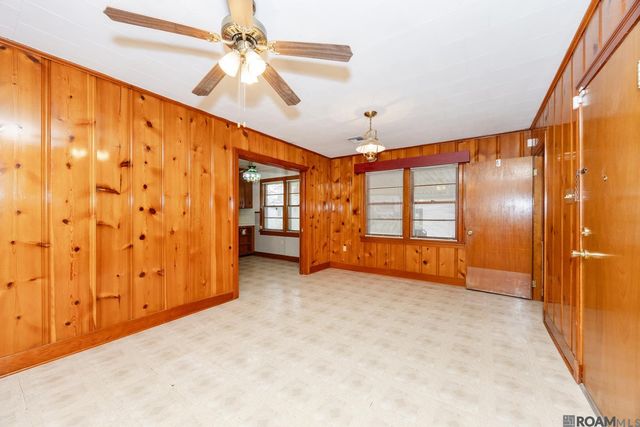 819 Ave F, Port Allen, LA 70767