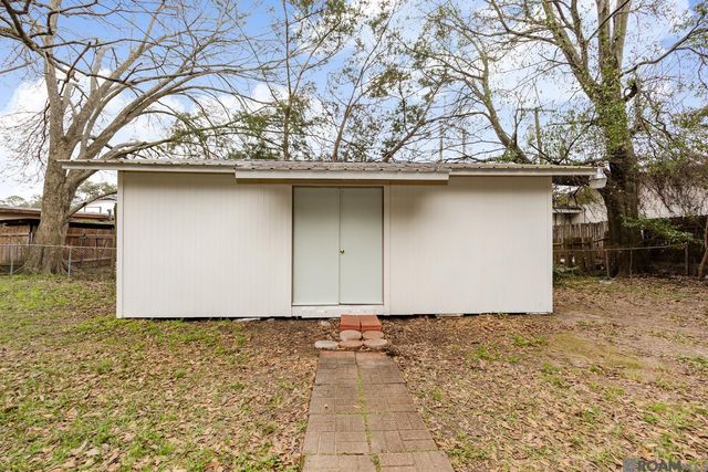 819 Ave F, Port Allen, LA 70767