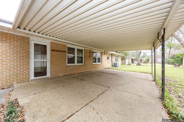 819 Ave F, Port Allen, LA 70767