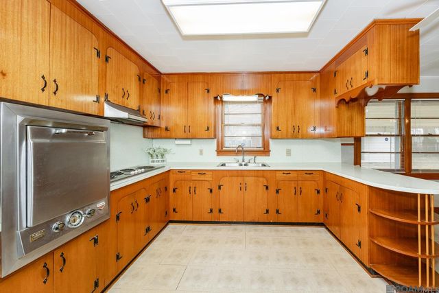 819 Ave F, Port Allen, LA 70767