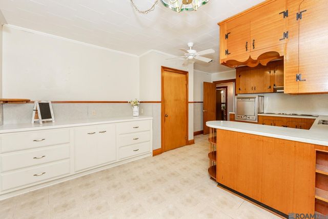 819 Ave F, Port Allen, LA 70767