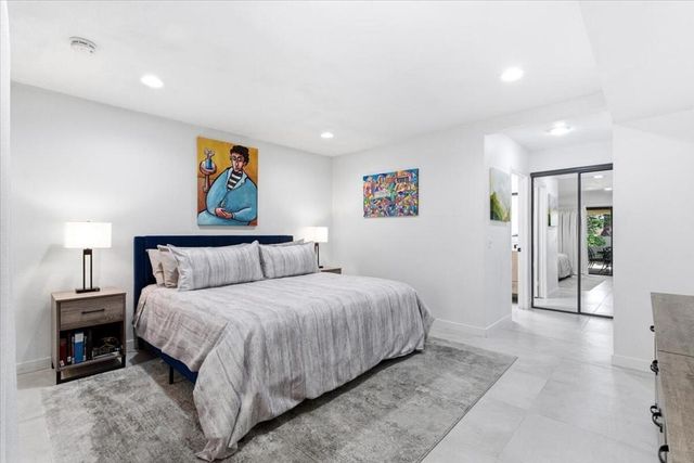 200 E Racquet Club Road 18, Palm Springs, CA 92262