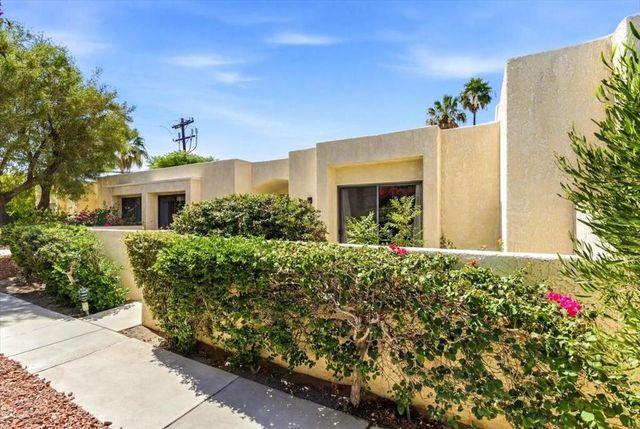 200 E Racquet Club Road 18, Palm Springs, CA 92262