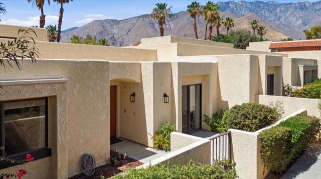 200 E Racquet Club Road 18, Palm Springs, CA 92262
