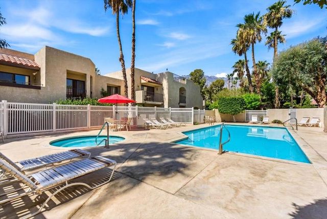 200 E Racquet Club Road 18, Palm Springs, CA 92262