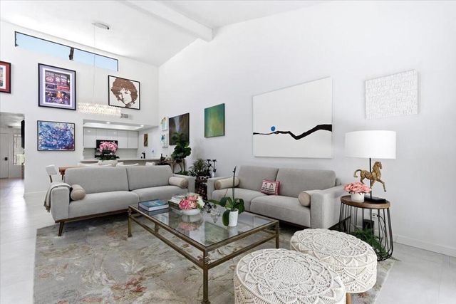 200 E Racquet Club Road 18, Palm Springs, CA 92262