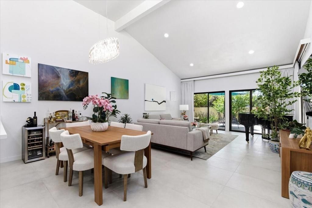 200 E Racquet Club Road 18, Palm Springs, CA 92262