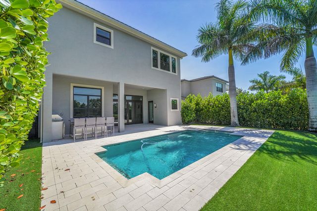 9081 Chauvet Way, Boca Raton, FL 33496
