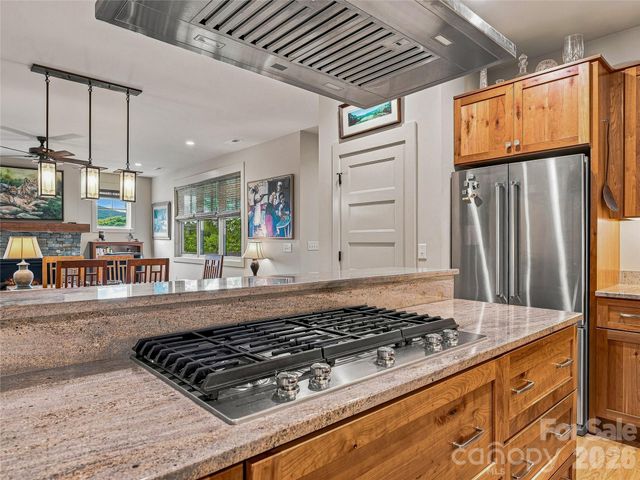 37 Ashe Park Circle, Asheville, NC 28806