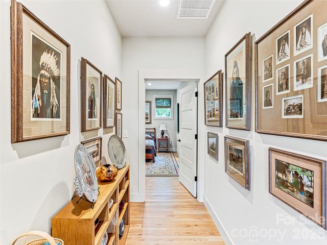 37 Ashe Park Circle, Asheville, NC 28806