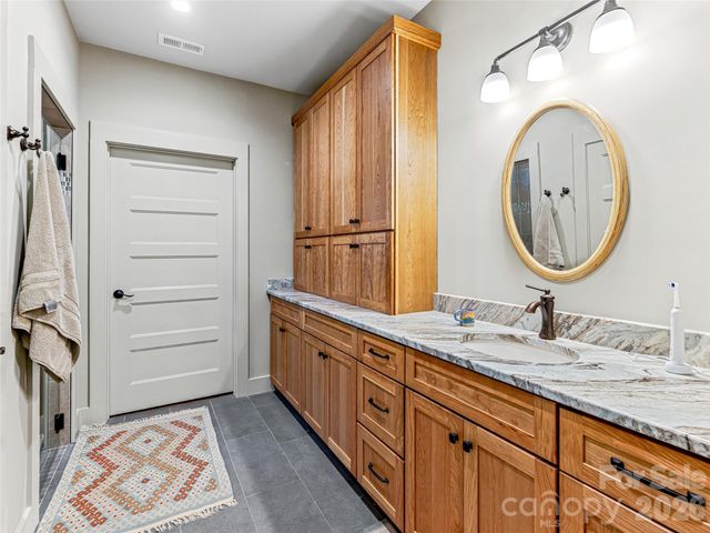 37 Ashe Park Circle, Asheville, NC 28806