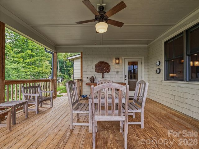 37 Ashe Park Circle, Asheville, NC 28806