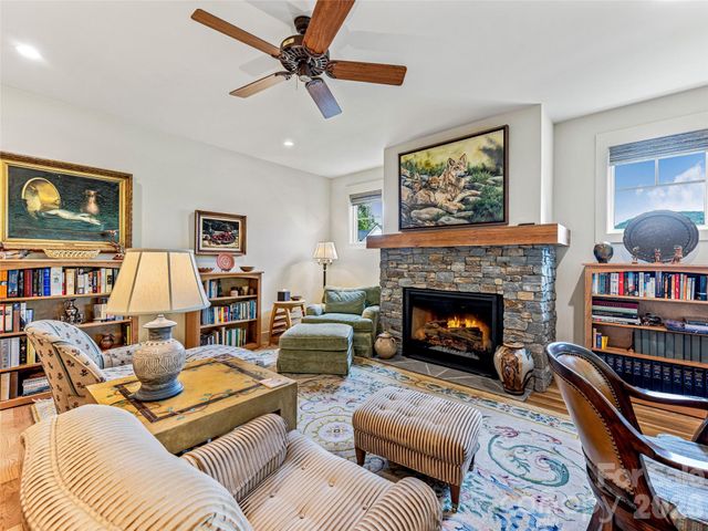 37 Ashe Park Circle, Asheville, NC 28806