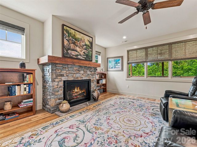 37 Ashe Park Circle, Asheville, NC 28806
