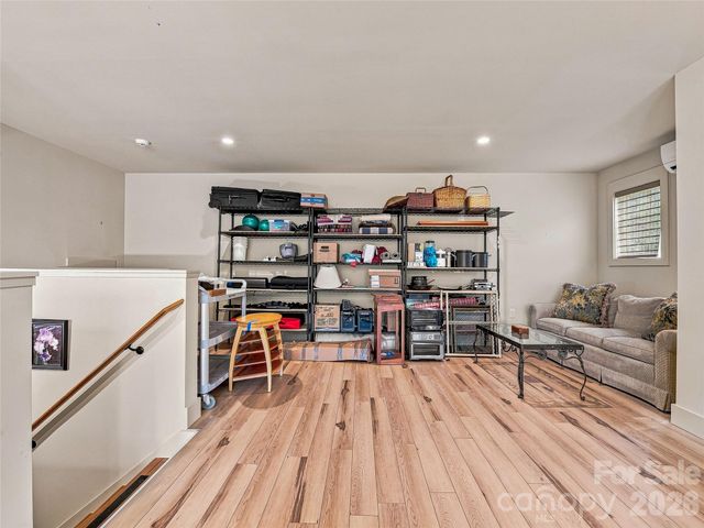 37 Ashe Park Circle, Asheville, NC 28806