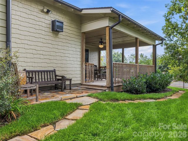 37 Ashe Park Circle, Asheville, NC 28806