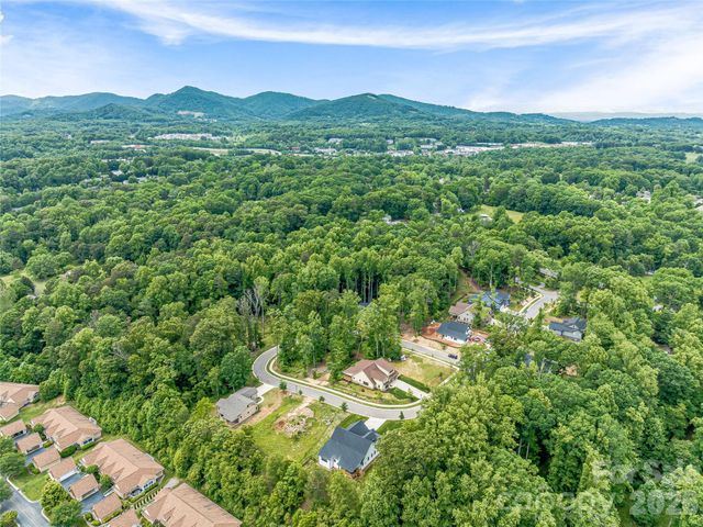 37 Ashe Park Circle, Asheville, NC 28806