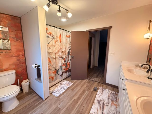 623 Barn Road, Bonneau, SC 29431