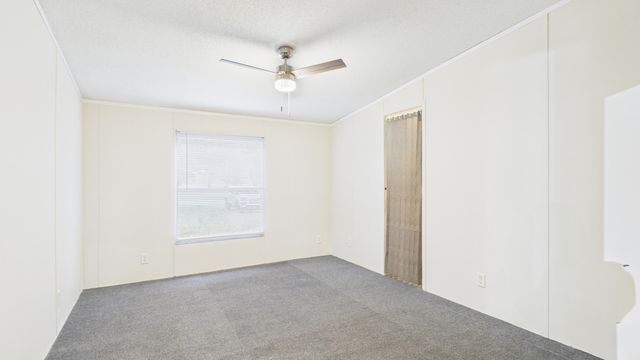 623 Barn Road, Bonneau, SC 29431