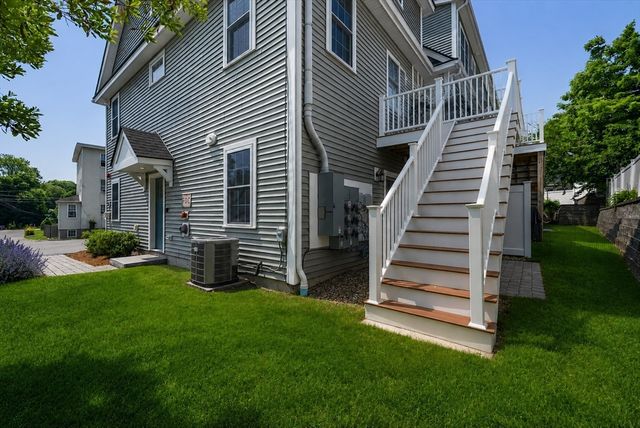 61 Valley St 1, Wakefield, MA 01880