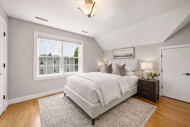 61 Valley St 1, Wakefield, MA 01880