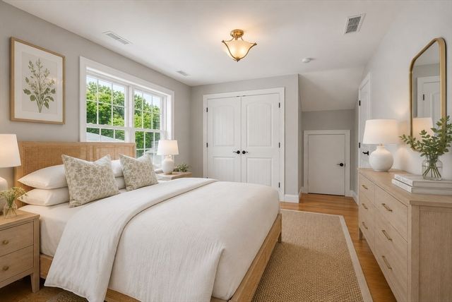 61 Valley St 1, Wakefield, MA 01880