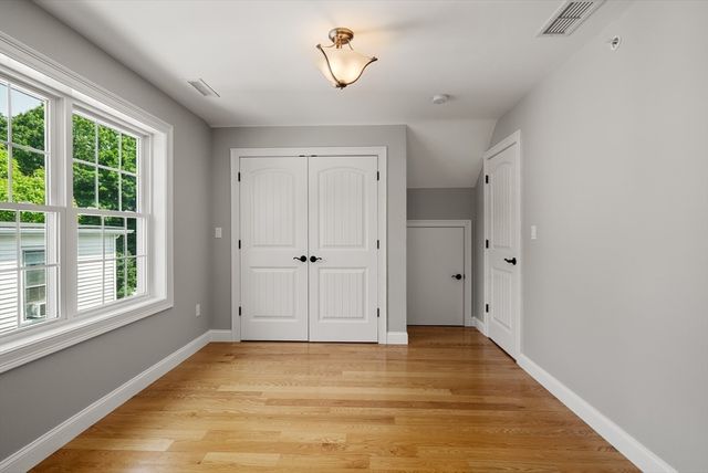 61 Valley St 1, Wakefield, MA 01880