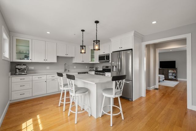 61 Valley St 1, Wakefield, MA 01880