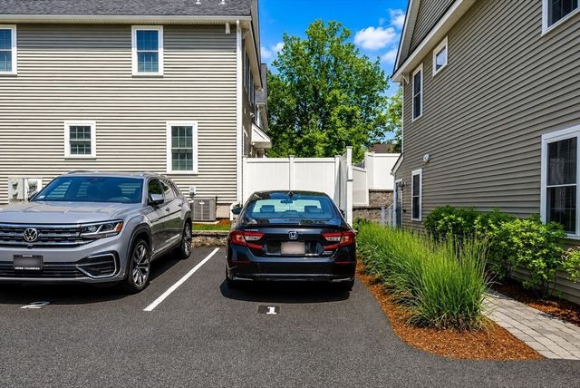 61 Valley St 1, Wakefield, MA 01880