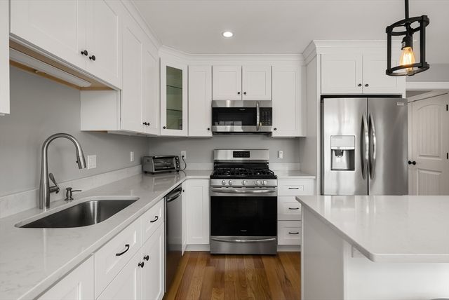 61 Valley St 1, Wakefield, MA 01880
