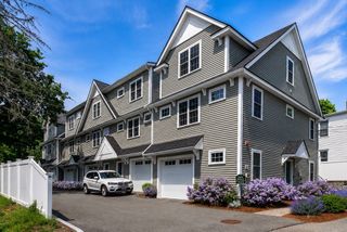 61 Valley St 1, Wakefield, MA 01880