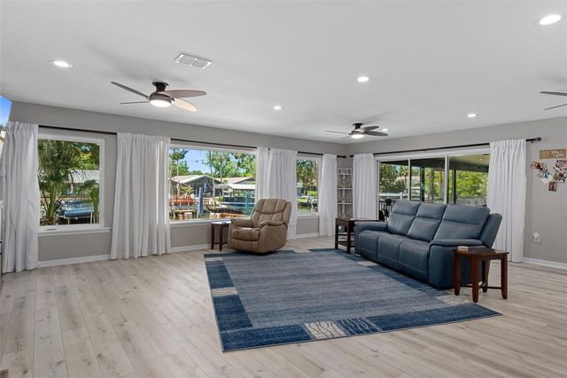 11430 W WATERWAY DRIVE, Homosassa, FL 34448